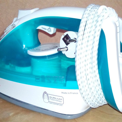 Bàn Ủi Hơi Nước TEFAL FV3910 - Trắng Xanh - Hàng Chính Hãng